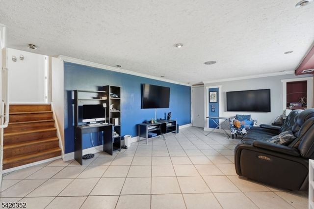 86 Westminster Rd, Woodbridge Twp., NJ 07067