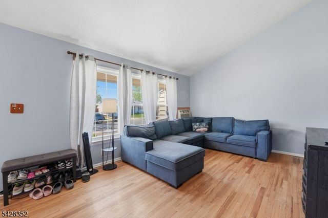 86 Westminster Rd, Woodbridge Twp., NJ 07067