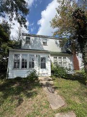 2222 Cumings Avenue, Flint, MI 48503