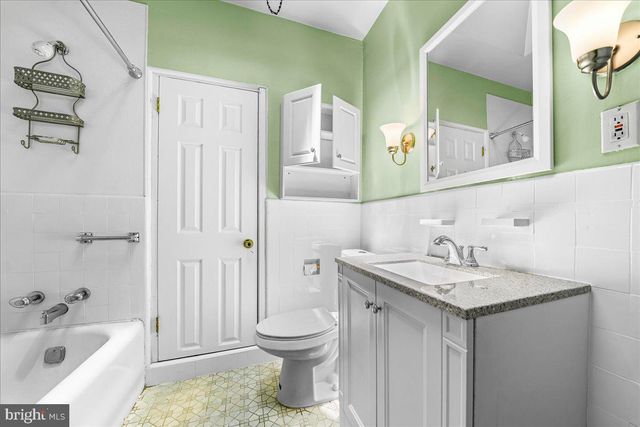 217 AVON RD, Upper Darby, PA 19082