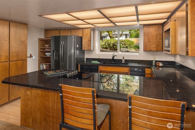 7433 NE 120th Place, Kirkland, WA 98034