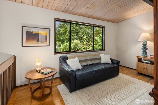 7433 NE 120th Place, Kirkland, WA 98034