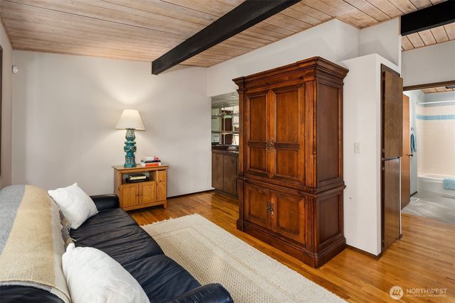 7433 NE 120th Place, Kirkland, WA 98034