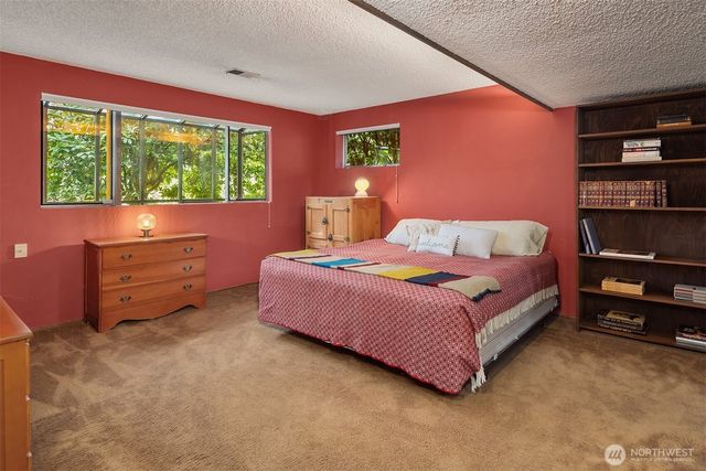 7433 NE 120th Place, Kirkland, WA 98034