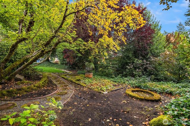 7433 NE 120th Place, Kirkland, WA 98034