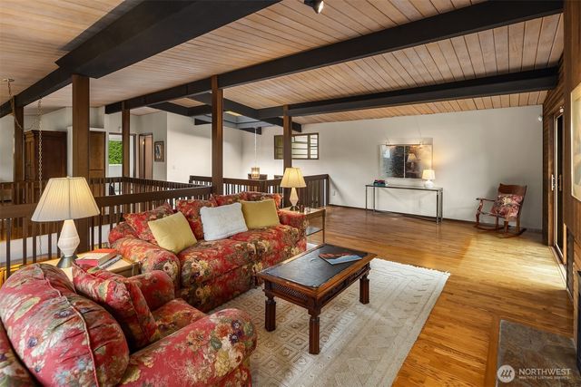 7433 NE 120th Place, Kirkland, WA 98034