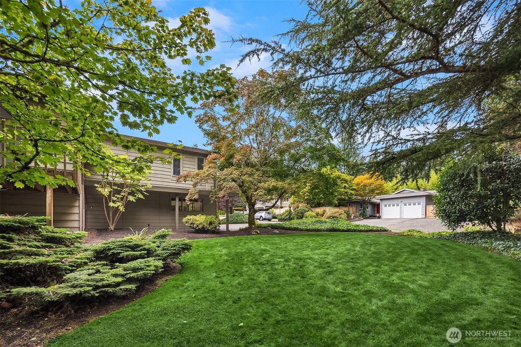 7433 NE 120th Place, Kirkland, WA 98034