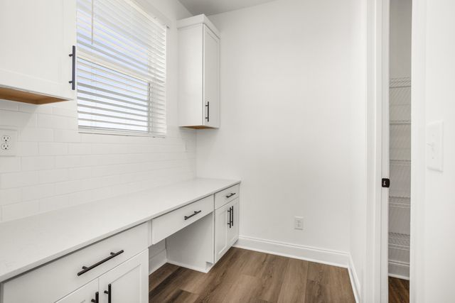 1554 Oak Springs Dr, Columbia, TN 38401