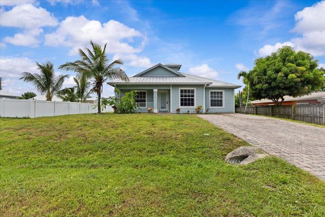 3164 SE Orange Tree Place, Stuart, FL 34997