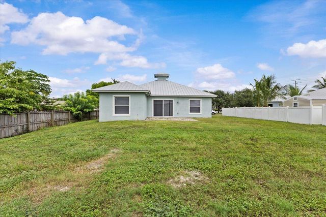 3164 SE Orange Tree Place, Stuart, FL 34997