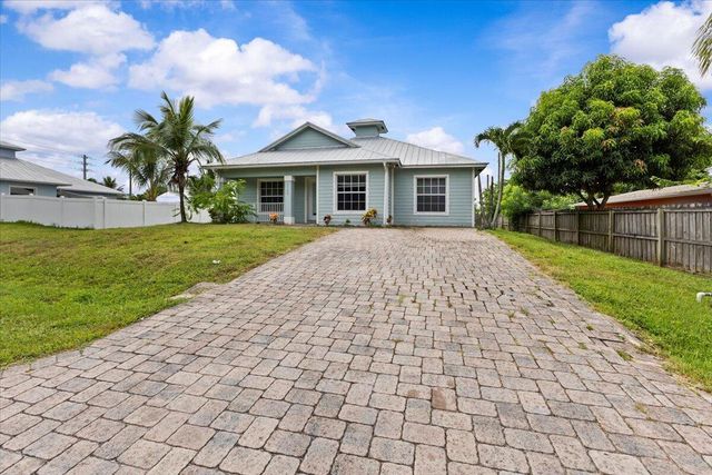 3164 SE Orange Tree Place, Stuart, FL 34997