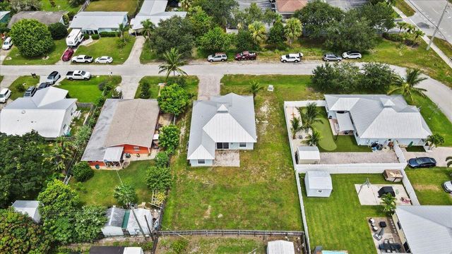 3164 SE Orange Tree Place, Stuart, FL 34997