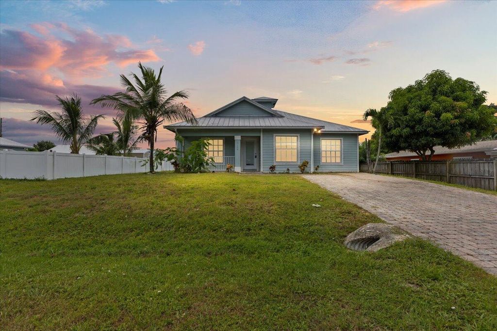 3164 SE Orange Tree Place, Stuart, FL 34997