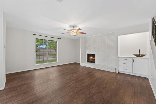 4007 Ridgebrook Drive, Arlington, TX 76015