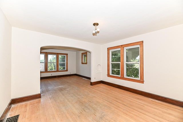 3340 10th AVENUE, Racine, WI 53402