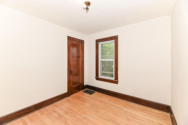 3340 10th AVENUE, Racine, WI 53402