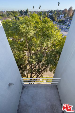 11699 Brookhaven Avenue 2, Los Angeles, CA 90064