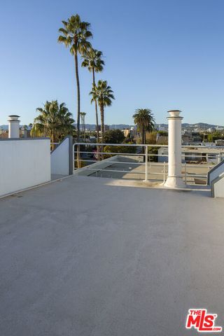 11699 Brookhaven Avenue 2, Los Angeles, CA 90064