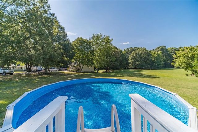 3520 Camelot Court, Loganville, GA 30052
