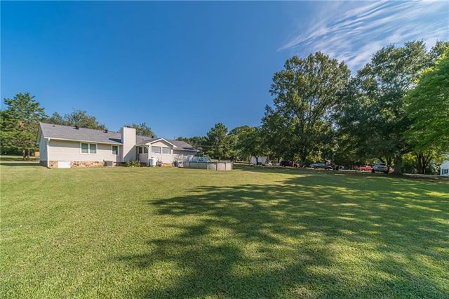3520 Camelot Court, Loganville, GA 30052