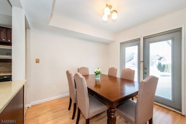 8 Amara Ct, Old Bridge Twp., NJ 08857