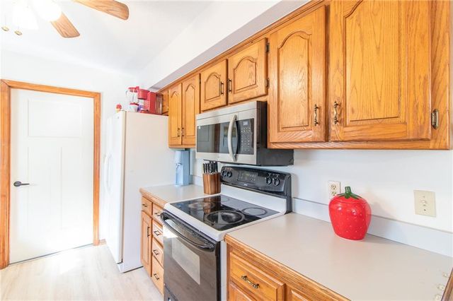 209 E 17th Street, Holden, MO 64040