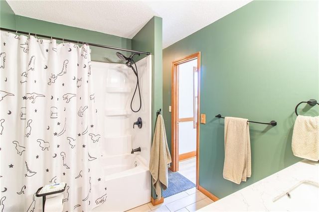209 E 17th Street, Holden, MO 64040