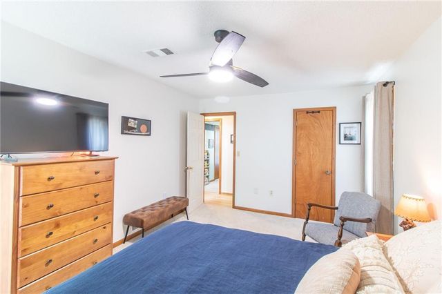 209 E 17th Street, Holden, MO 64040