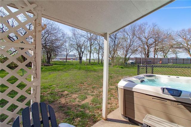 209 E 17th Street, Holden, MO 64040