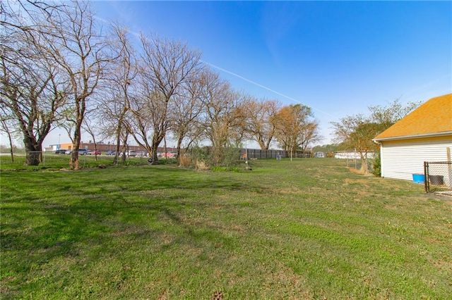 209 E 17th Street, Holden, MO 64040