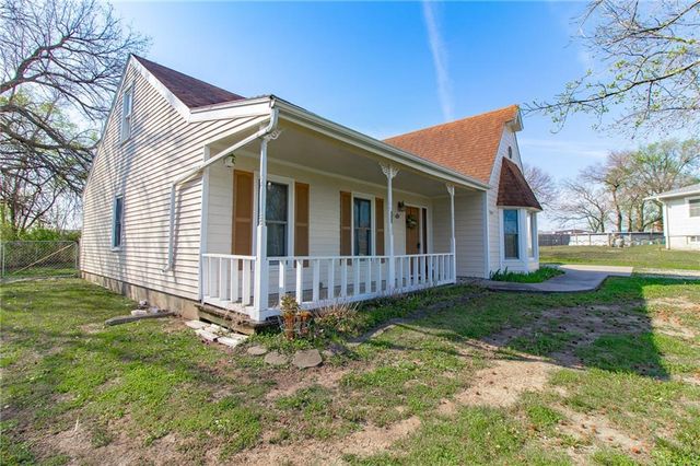 209 E 17th Street, Holden, MO 64040