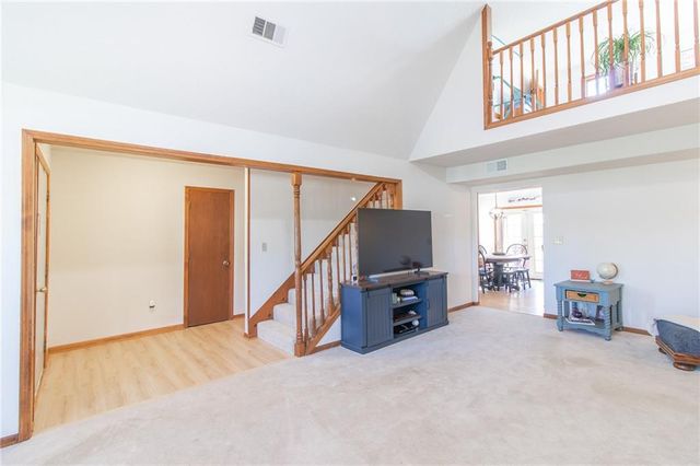 209 E 17th Street, Holden, MO 64040
