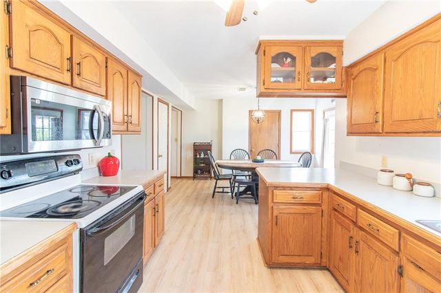 209 E 17th Street, Holden, MO 64040