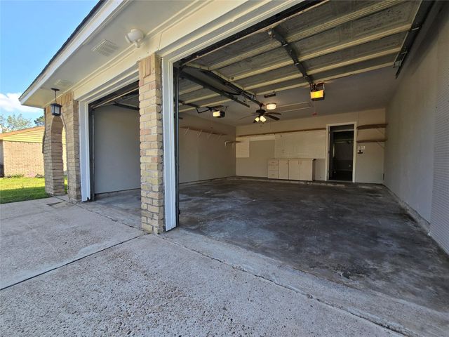 22027 Rockgate Drive, Spring, TX 77373