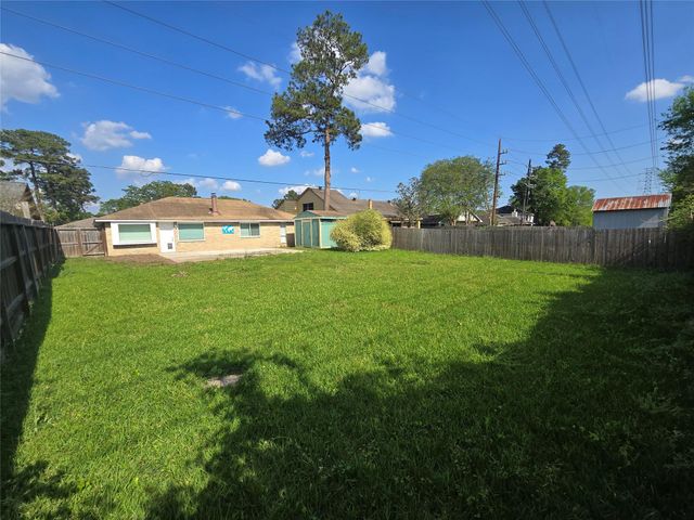 22027 Rockgate Drive, Spring, TX 77373