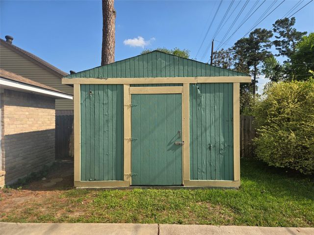 22027 Rockgate Drive, Spring, TX 77373