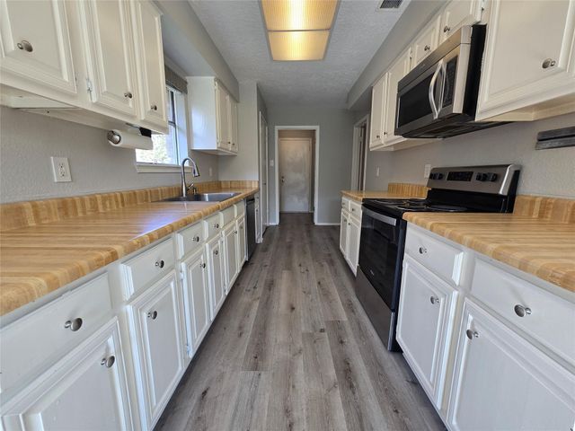 22027 Rockgate Drive, Spring, TX 77373