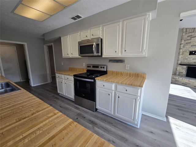 22027 Rockgate Drive, Spring, TX 77373