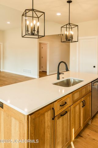 5010 SILO HILL LANE, Jefferson City, MO 65101