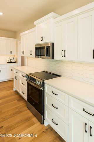 5010 SILO HILL LANE, Jefferson City, MO 65101