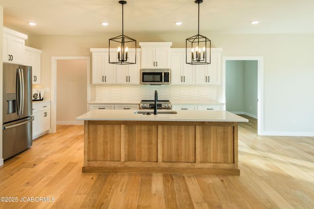 5010 SILO HILL LANE, Jefferson City, MO 65101