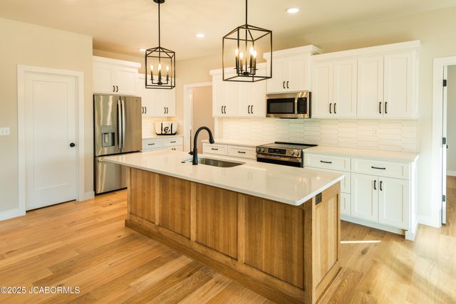 5010 SILO HILL LANE, Jefferson City, MO 65101