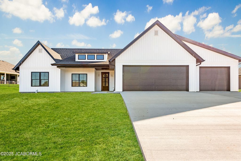 5010 SILO HILL LANE, Jefferson City, MO 65101