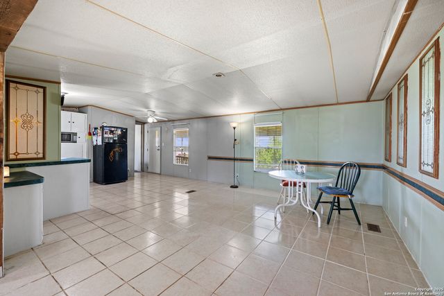 453 Reeves Ln, Harper, TX 78631