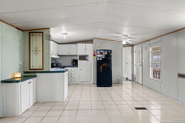 453 Reeves Ln, Harper, TX 78631