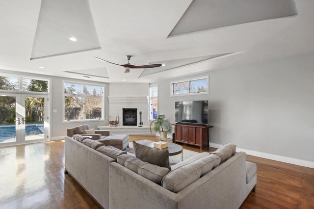 3221 Morse Ave, Sacramento, CA 95821