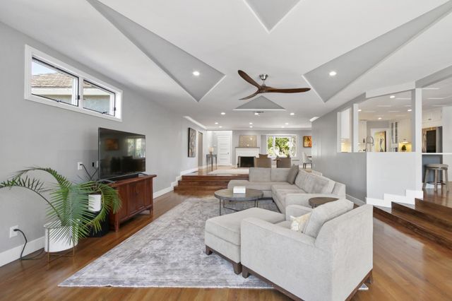 3221 Morse Ave, Sacramento, CA 95821