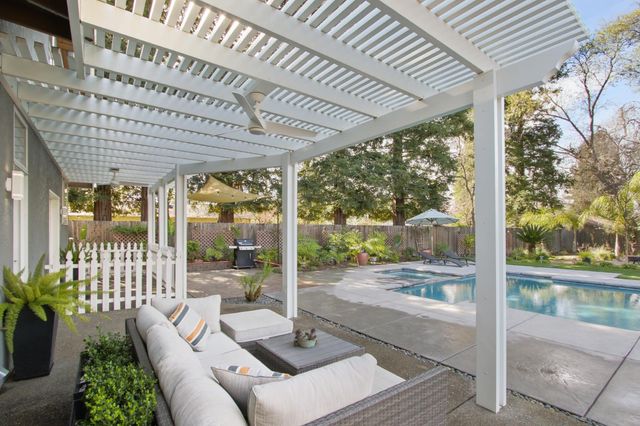 3221 Morse Ave, Sacramento, CA 95821