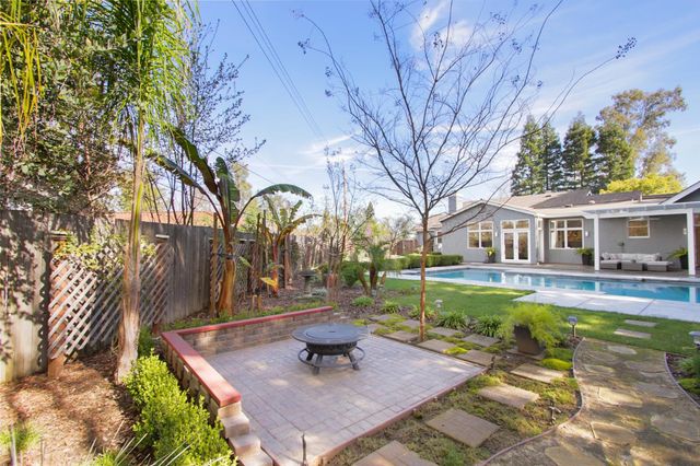 3221 Morse Ave, Sacramento, CA 95821