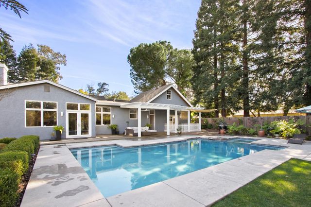 3221 Morse Ave, Sacramento, CA 95821